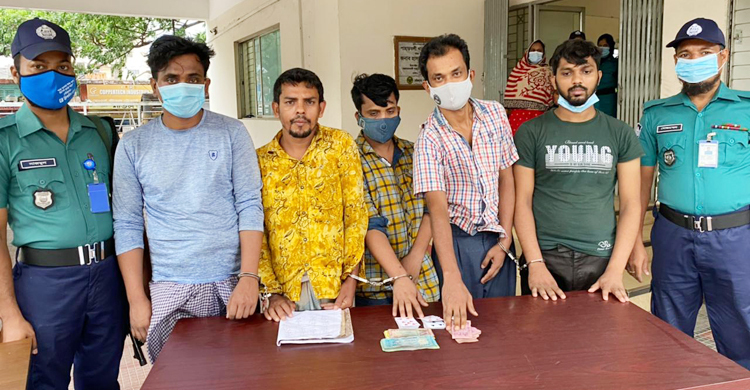 চট্টগ্রামে ৫ জুয়াড়ি গ্রেফতার