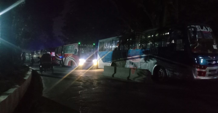 রোহিঙ্গাদের নিয়ে ১০টি গাড়ি পৌঁছেছে ট্রানজিট পয়েন্টে