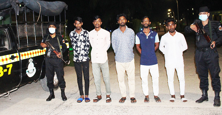 ভবন নির্মাণে বাধা, ৫ ‘কিশোর চাঁদাবাজ’ আটক