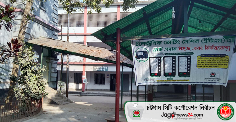 চসিক নির্বাচন : কেন্দ্রে যাচ্ছে সরঞ্জামাদি, প্রস্তুত হচ্ছে বুথ