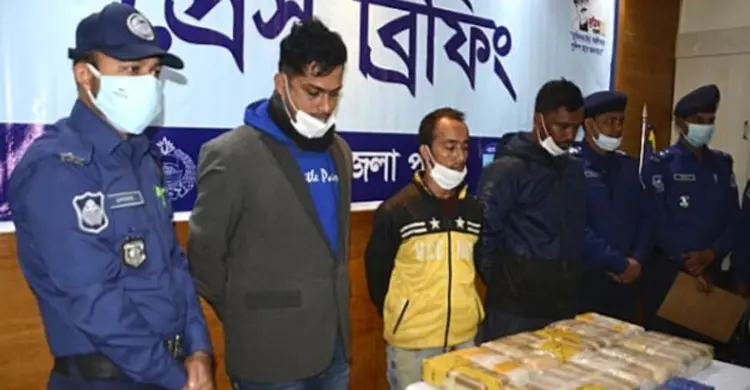 চট্টগ্রামে দেড় লাখ ইয়াবাসহ তিন যুবক আটক