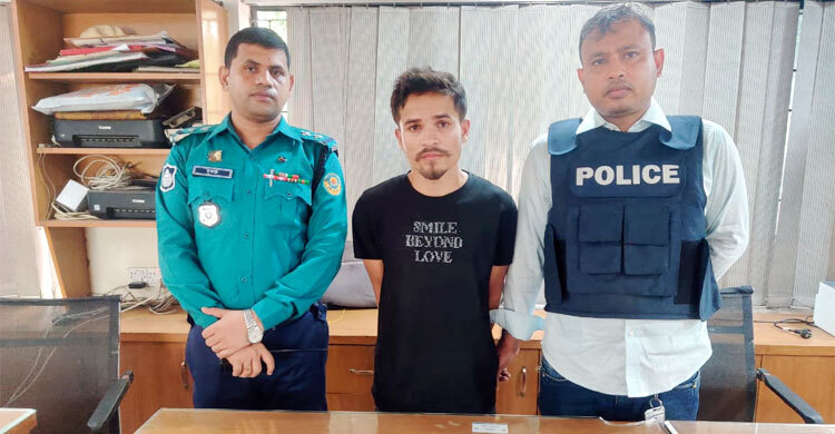 চট্টগ্রামে ৬৪০ ইয়াবাসহ কারবারি গ্রেফতার