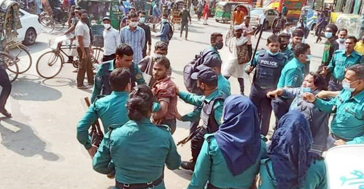 চট্টগ্রামে মানববন্ধন থেকে আটক চার শিক্ষার্থী অভিভাবকের জিম্মায়