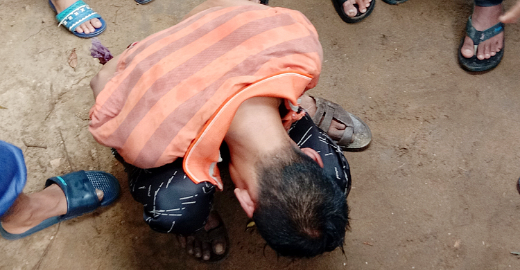 চবি শিক্ষার্থীর ফোন চুরি করে পালানোর সময় গণপিটুনি