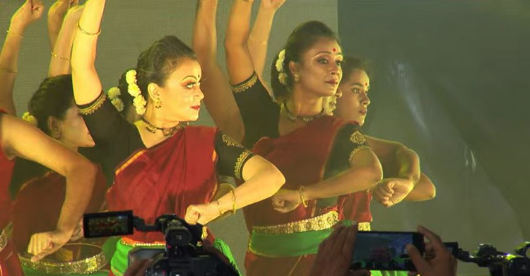 ফেরদৌসের উপস্থাপনায় আ’লীগের সম্মেলনে সাংস্কৃতিক অনুষ্ঠান