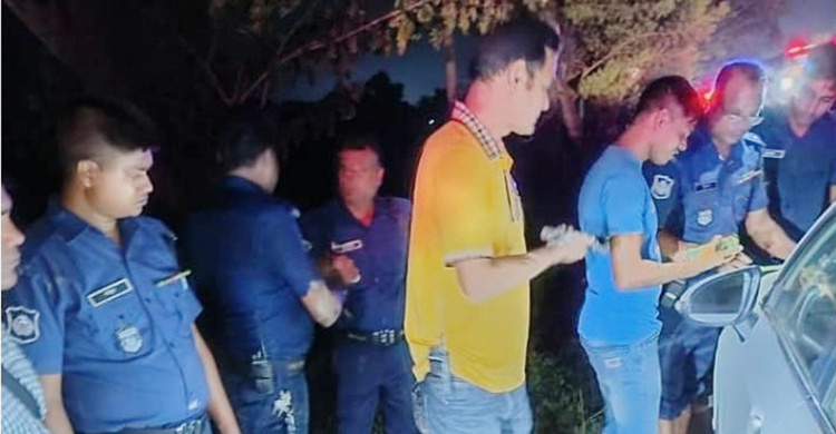 ঢাকা-চট্টগ্রাম মহাসড়কে ডাকাতির সময় পুলিশের সঙ্গে গোলাগুলি, আহত ৪