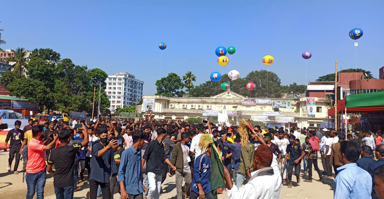 সমাবেশের একদিন আগেই কুমিল্লা টাউনহল মাঠ পরিপূর্ণ