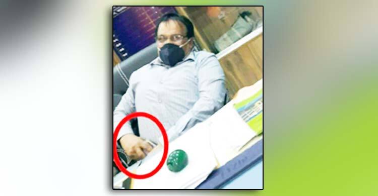 ঘুষ নেয়ার ছবি ভাইরাল হওয়া প্রকৌশলী বদলি