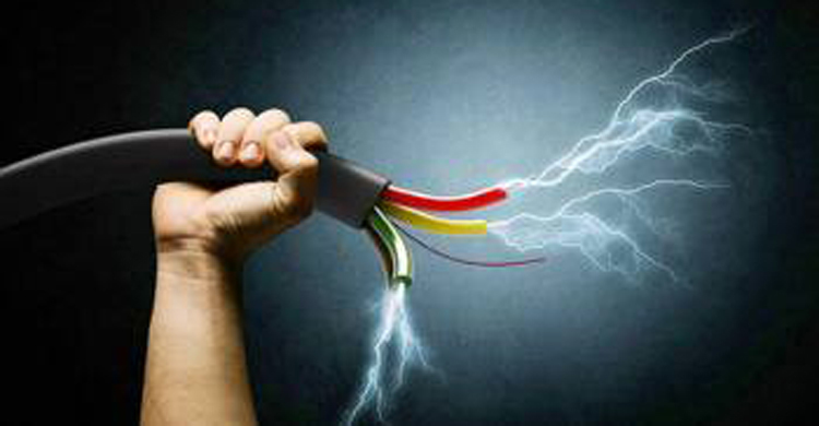 অটোরিকশা চার্জ দিতে গিয়ে বিদ্যুৎস্পৃষ্টে চালকের মৃত্যু