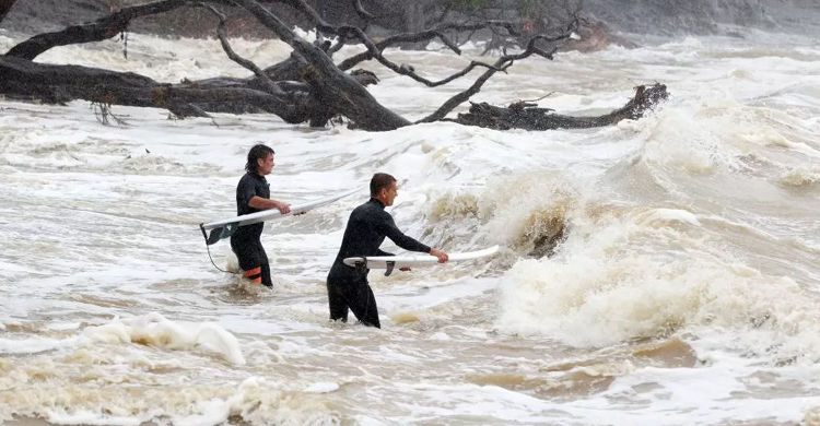 Cyclone Gabrielle: New Zealand declares state of emergency