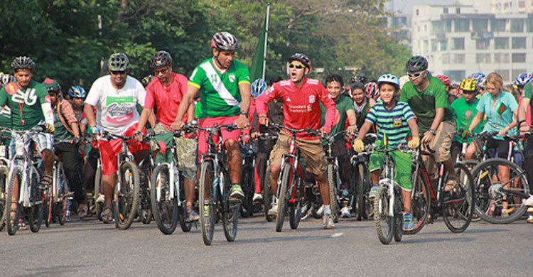 করোনাভাইরাস থামিয়ে দিল সাইক্লিস্টদের মালয়েশিয়া যাত্রা