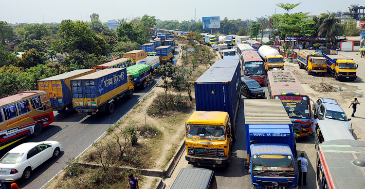 ঈদযাত্রায়ও ঢাকা-চট্টগ্রাম মহাসড়কে যানজটের শঙ্কা