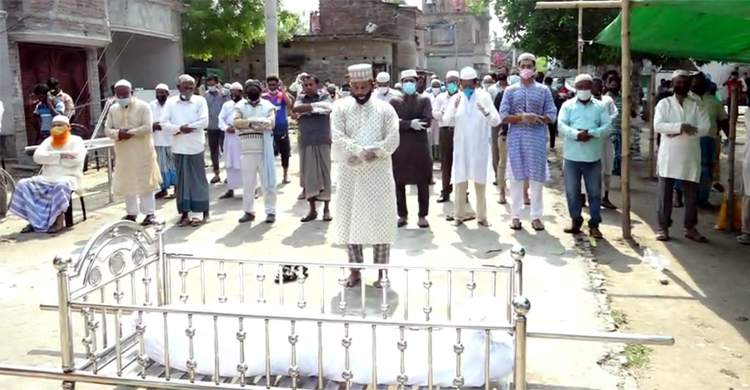 মেহেরপুরে ইমরুল কায়েসের বাবার দাফন সম্পন্ন