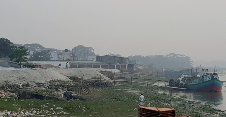 জৌলুশ হারাচ্ছে ডাকাতিয়া, পরিণত হচ্ছে খালে