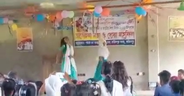 ডিজে গানের তালে নেচে বঙ্গবন্ধুর জন্মদিন পালন, সমালোচনা ঝড়