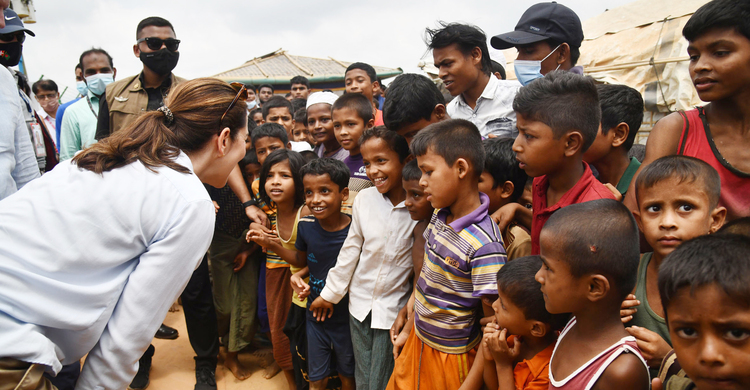 রোহিঙ্গা ক্যাম্প পরিদর্শনে ড্যানিশ রাজকুমারী
