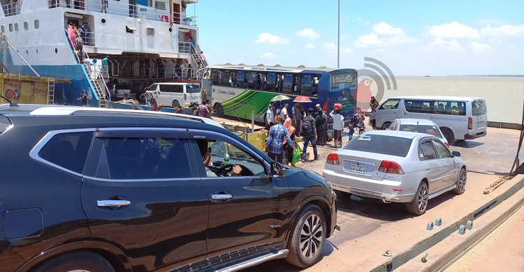 দৌলতদিয়া ঘাটে ভোগান্তি ছাড়াই ঢাকা ফিরছে মানুষ