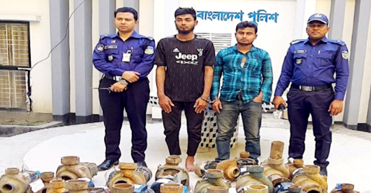 দিনে ইলেকট্রিক মিস্ত্রি, রাতে সেচ পাম্প চুরি
