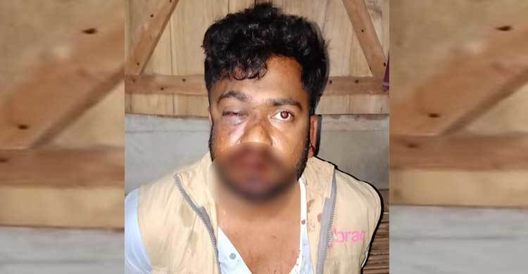 ডিবি পরিচয়ে ছিনতাই করা দু’চালক আটক, ব্র্যাকের জ্যাকেটসহ গাড়ি জব্দ