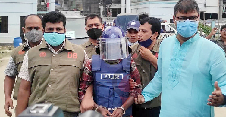 কুমিল্লা পুলিশ লাইনে সেই ইকবাল