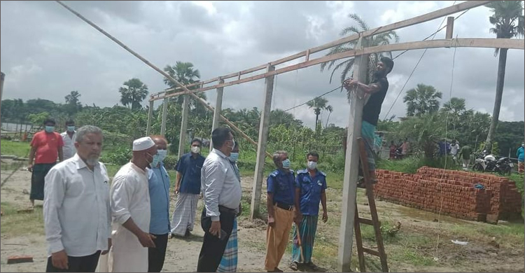 লক্ষ্মীপুরে সেই ইউপি সদস্যের অবৈধ স্থাপনা উচ্ছেদ