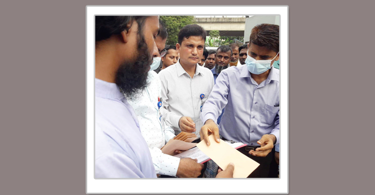 ২৫ হাজার করে পেল চকবাজারে নিহতদের পরিবার