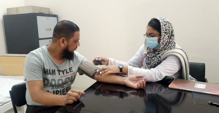 এক বছরে চিকিৎসা নিলেন হাজারের বেশি শিক্ষার্থী