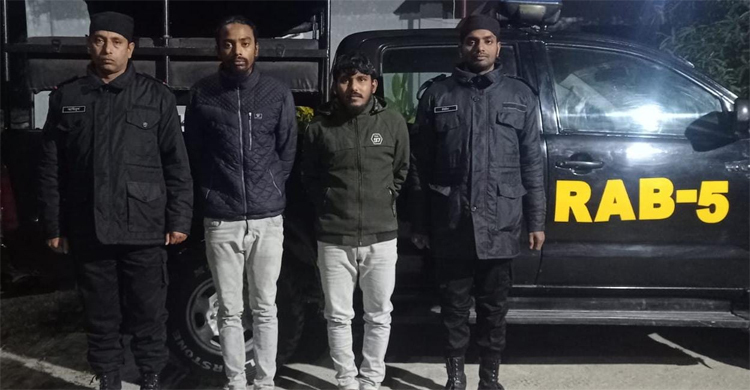 শিবগঞ্জে বিদেশি পিস্তলসহ দুই যুবক আটক