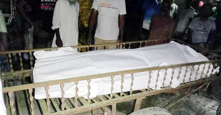 দাফনের সময় আঘাতের চিহ্ন দেখে নারীর মরদেহ থানায়