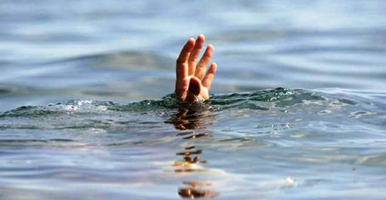 চকরিয়ার ২ কিশোরীর মৃত্যু, এলাকায় শোক