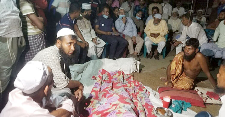 দুই ভাইয়ের মারামারি দেখে বাবার মৃত্যু