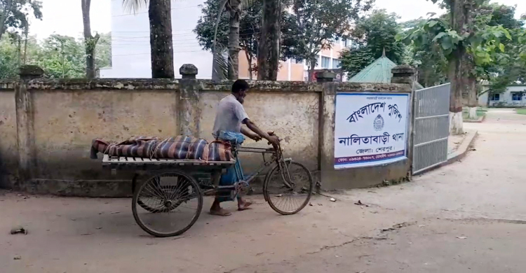 সিঁধ কেটে ঘুমন্ত স্ত্রীকে শ্বাসরোধে হত্যার অভিযোগ