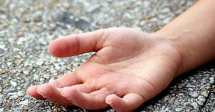 ট্রাক্টরের চাকায় পিষ্ট হয়ে প্রাণ গেলো শিশুর