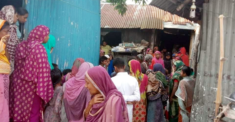 সন্তানকে খুঁজতে গিয়ে লাশ পেলেন মা