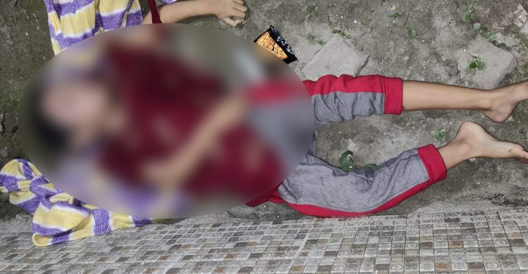 মসজিদের দেয়াল ঘেঁষে পড়ে ছিল শিশুর লাশ