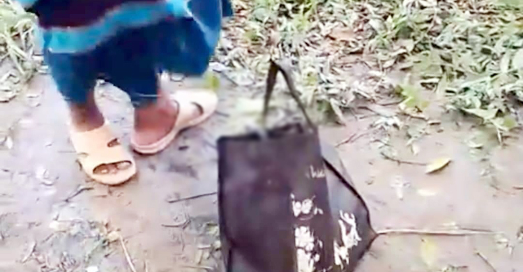ফরিদপুরে কাপড়ের ব্যাগে মিললো নবজাতকের মরদেহ