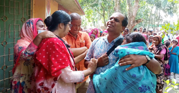 ঈশ্বরদীতে গৃহবধূর গলাকাটা মরদেহ উদ্ধার