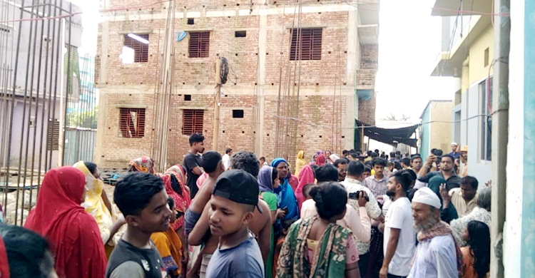 নিমার্ণাধীন ভবনের ছাদ থেকে পড়ে শ্রমিক নিহত