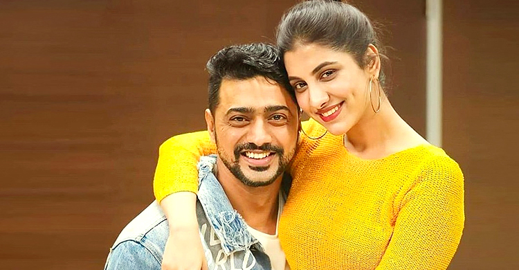 শীতে জমবে দেব-রুক্মিণীর রোমান্স