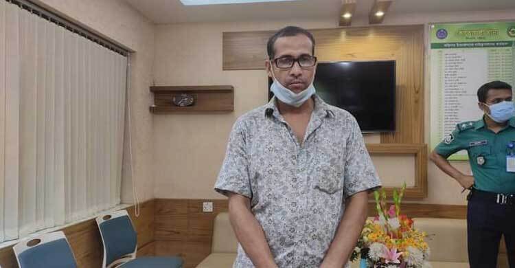 কাগজের প্যাকেট চুরির অভিযোগে শিশুকে বেধড়ক মারধর, ব্যবসায়ী আটক