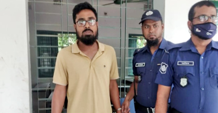 চাঁপাইনবাবগঞ্জে ভুয়া প্রশ্নপত্র রাখার দায়ে যুবক আটক