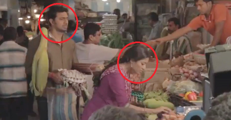সবজি কিনছেন পাওলি, থলি হাতে দাঁড়িয়ে দেব