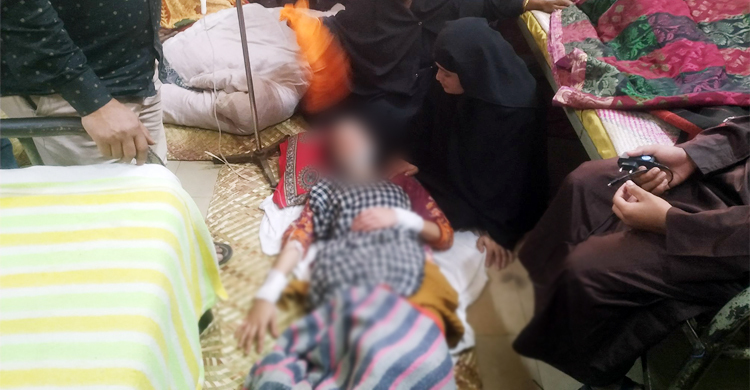 ঘরে ঢুকে কিশোরীর গলা ও হাত-পায়ের রগ কাটলো দুর্বৃত্তরা