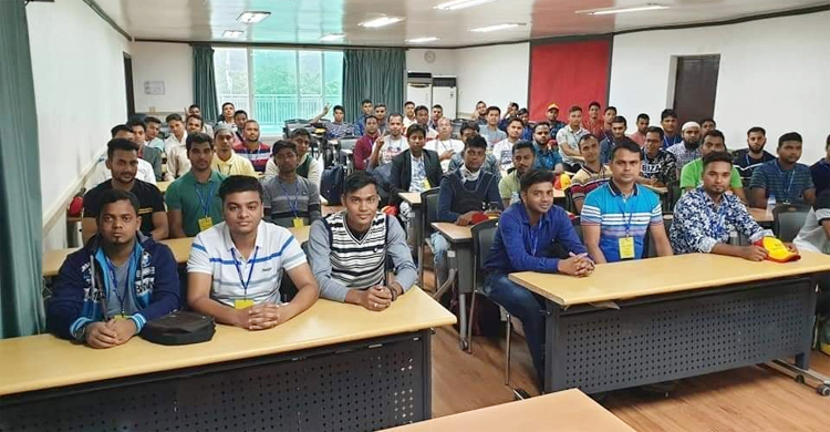 দূতাবাসের এক নোটিশে আটকেপড়া প্রবাসীদের আহাজারি!
