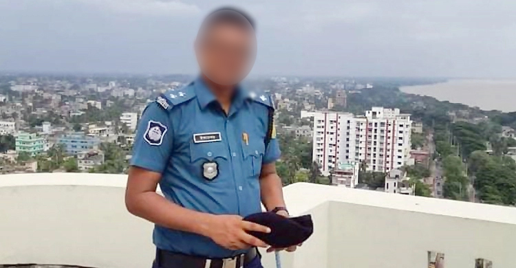 পারিবারিক কলহে পুলিশ স্বামীর পুরুষাঙ্গ কাটলেন স্ত্রী