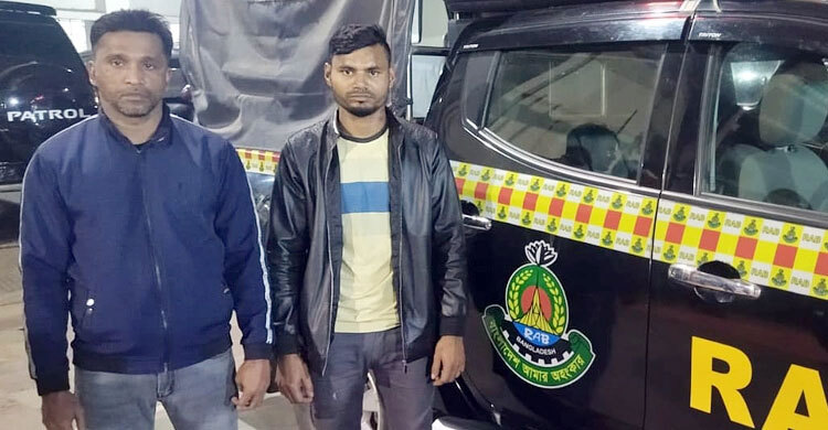 ঢাকায় ৩ জনকে চাপা দিয়ে মানিকগঞ্জে পালিয়ে ছিলেন বাসচালক