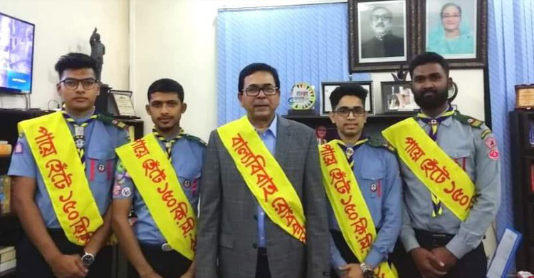 পায়ে হেঁটে ১৫০ কিলোমিটার পথ পাড়ি দেবেন তারা