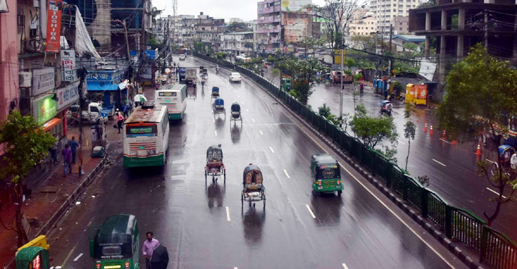 ঢাকায় আজ বর্ষার আমেজ