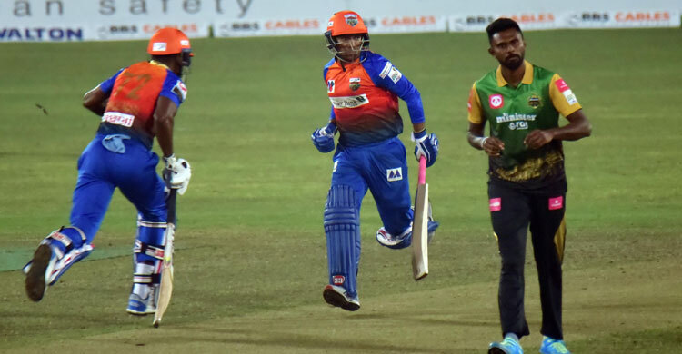 রনি-থিসারা-ফ্লেচার ঝড়ে ঢাকাকে উড়িয়ে জিতলো খুলনা