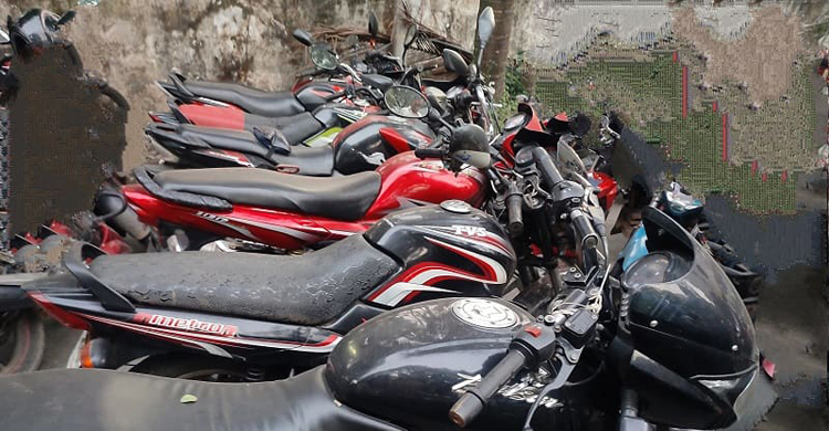 ৭ চোরাই মোটরসাইকেলসহ গ্রেফতার ২